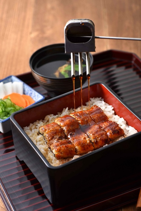 日本百年排隊名店「田舍庵」來台了！ 以「小倉屋」為名，在東區飄散鰻魚飯醇厚香味